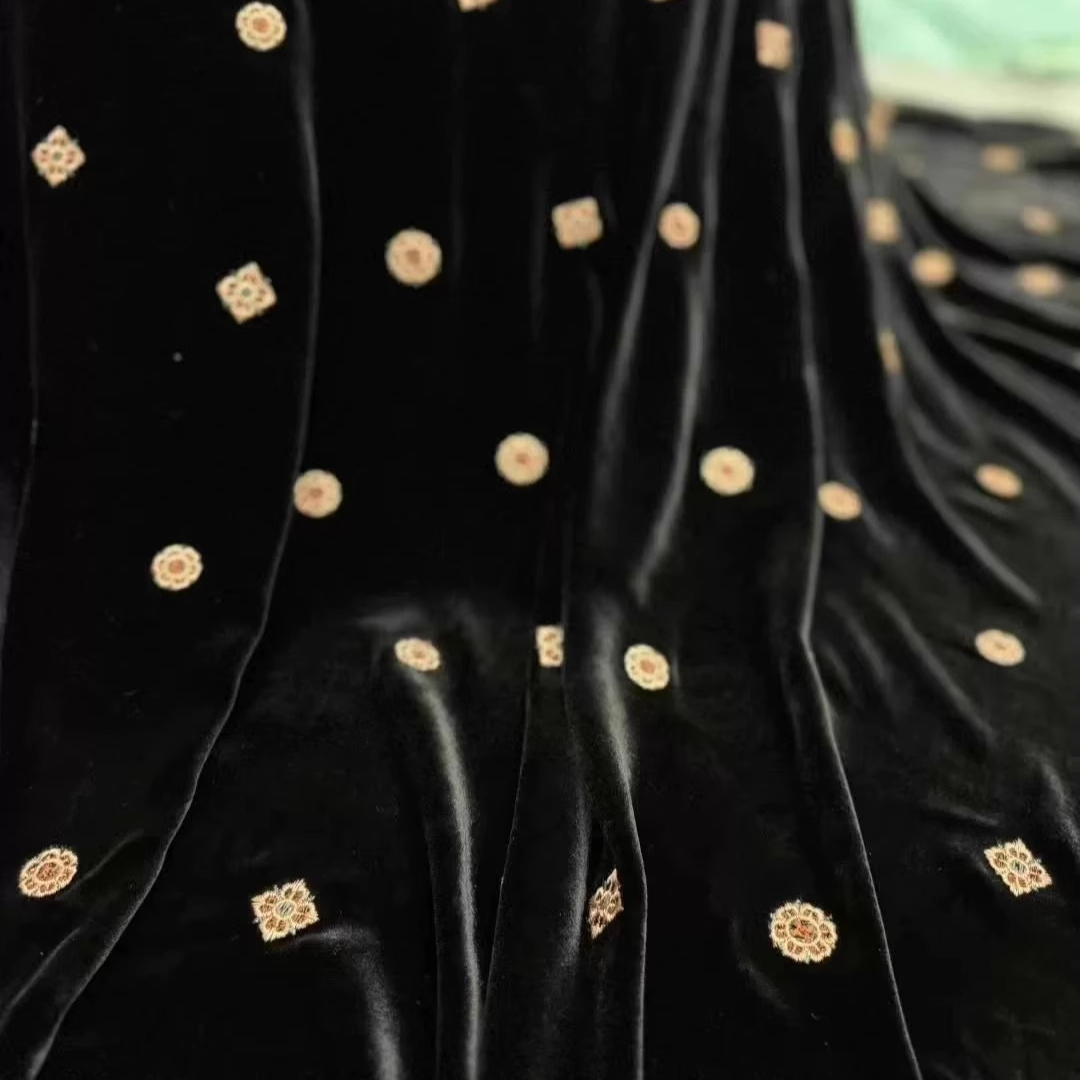135CM Wide Black Green Embroid - Sewing Embroidery Fabric recension och pris
