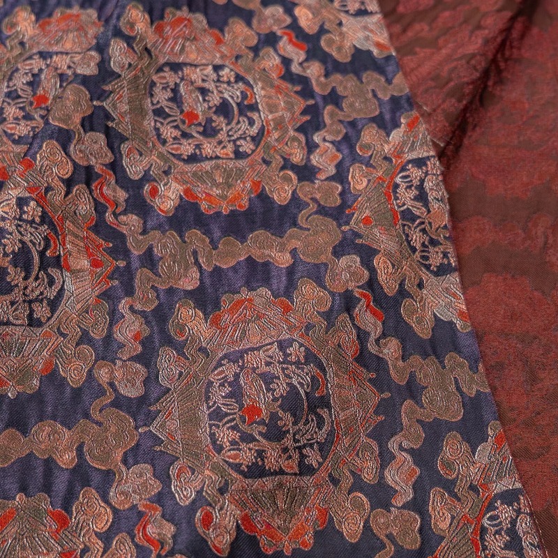 Purple Red Rayon Floral Jacqua - Sewing Fabric recension och pris