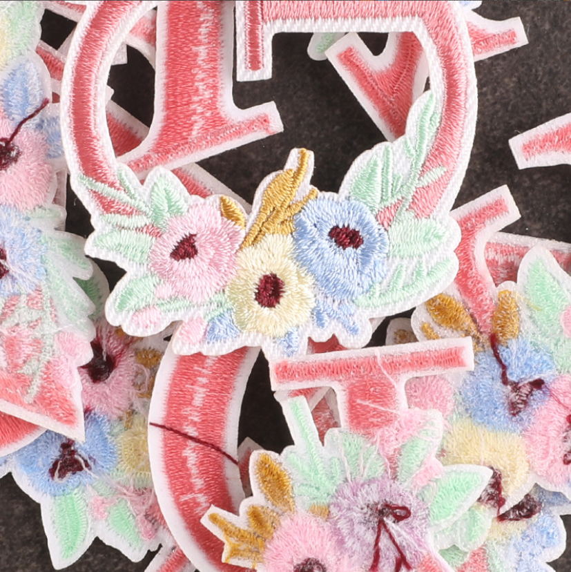 10 Pcs Pink Flowers Alphabet E - Sewing Id recension och pris